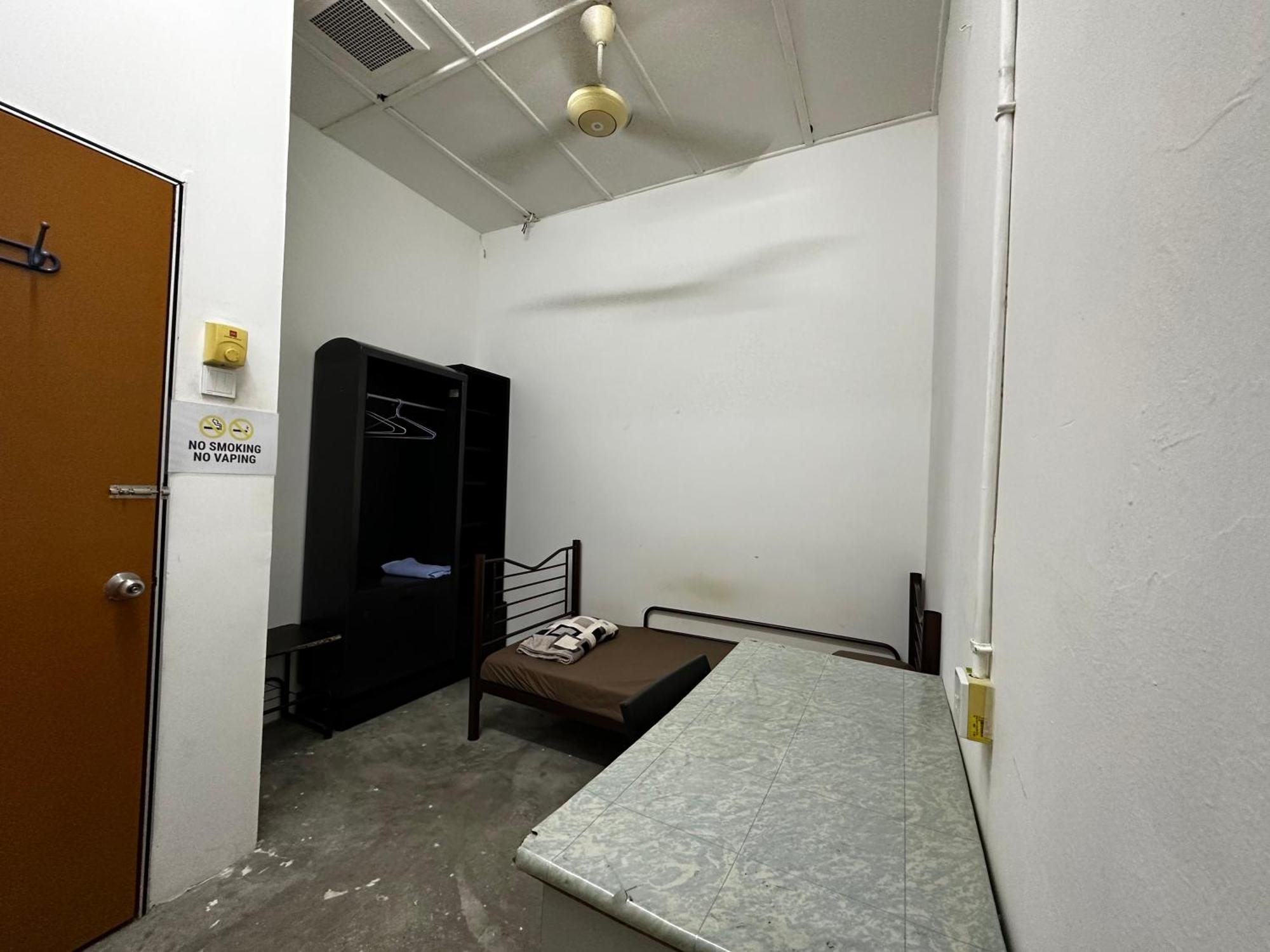 Jiaxin Dormitory - Puteri Wangsa 家馨旅舍 Ulu Tiram Εξωτερικό φωτογραφία